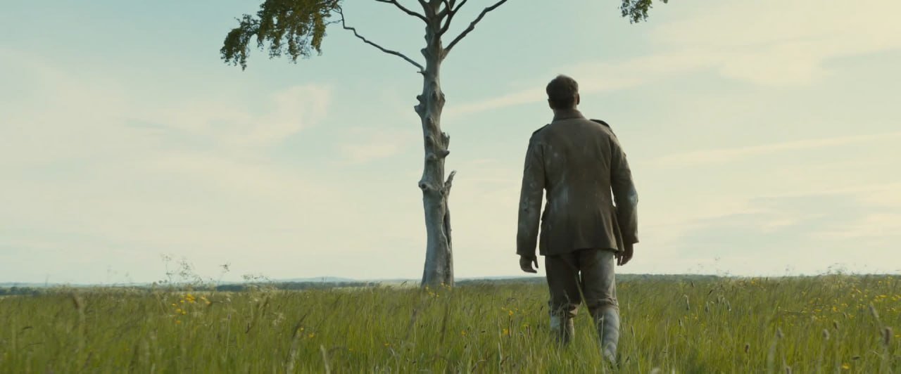 Still from 1917 (2019), directed by Sam Mendes (frame 1)