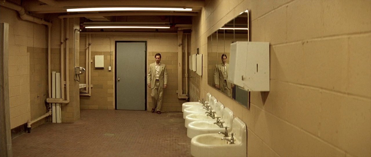 Still from Léon: The Professional (1994), directed by Luc Besson (frame 5)