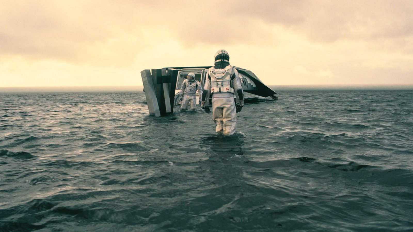 Still from Interstellar (2014), directed by Christopher Nolan (frame 18)