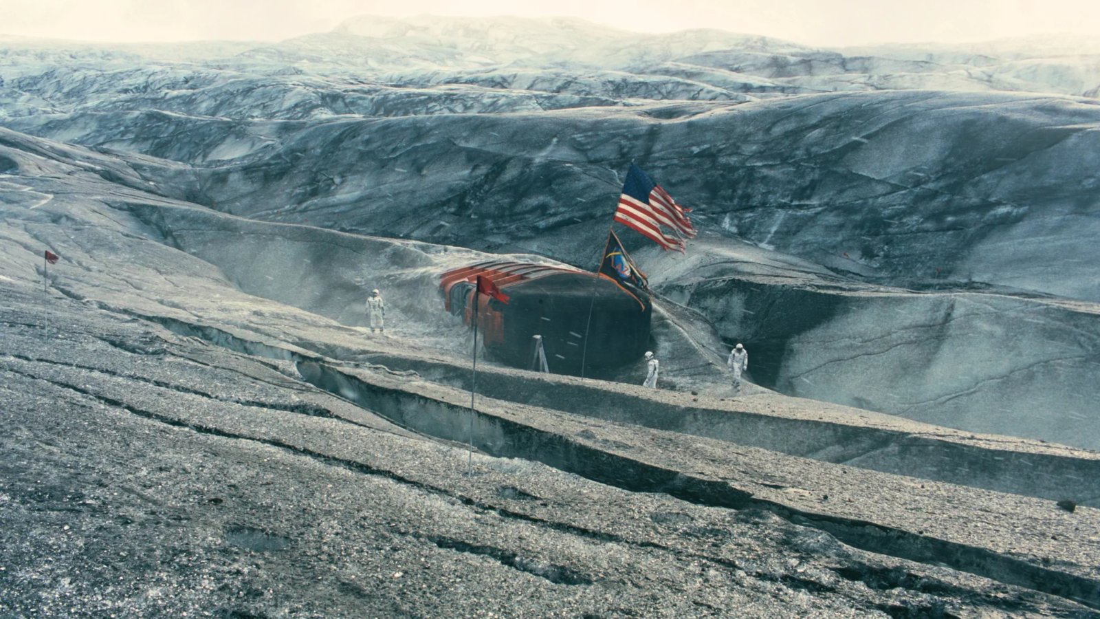 Still from Interstellar (2014), directed by Christopher Nolan (frame 20)