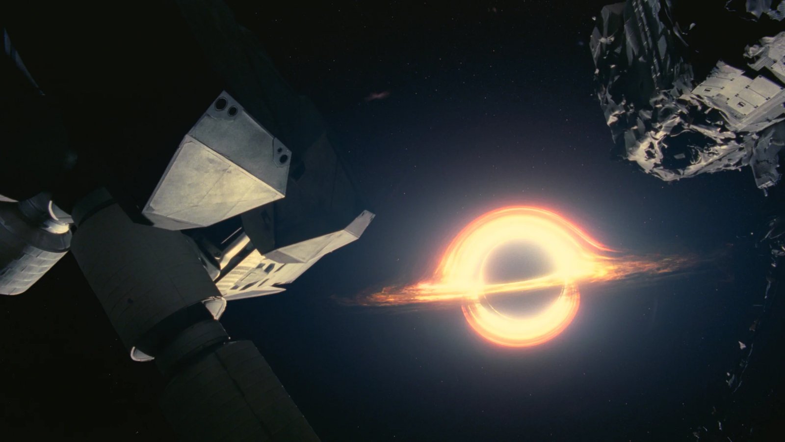 Still from Interstellar (2014), directed by Christopher Nolan (frame 14)