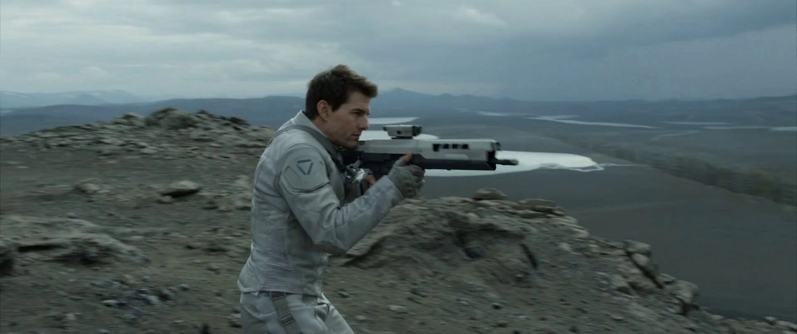 Still from Oblivion (2013), directed by Joseph Kosinski (frame 8)