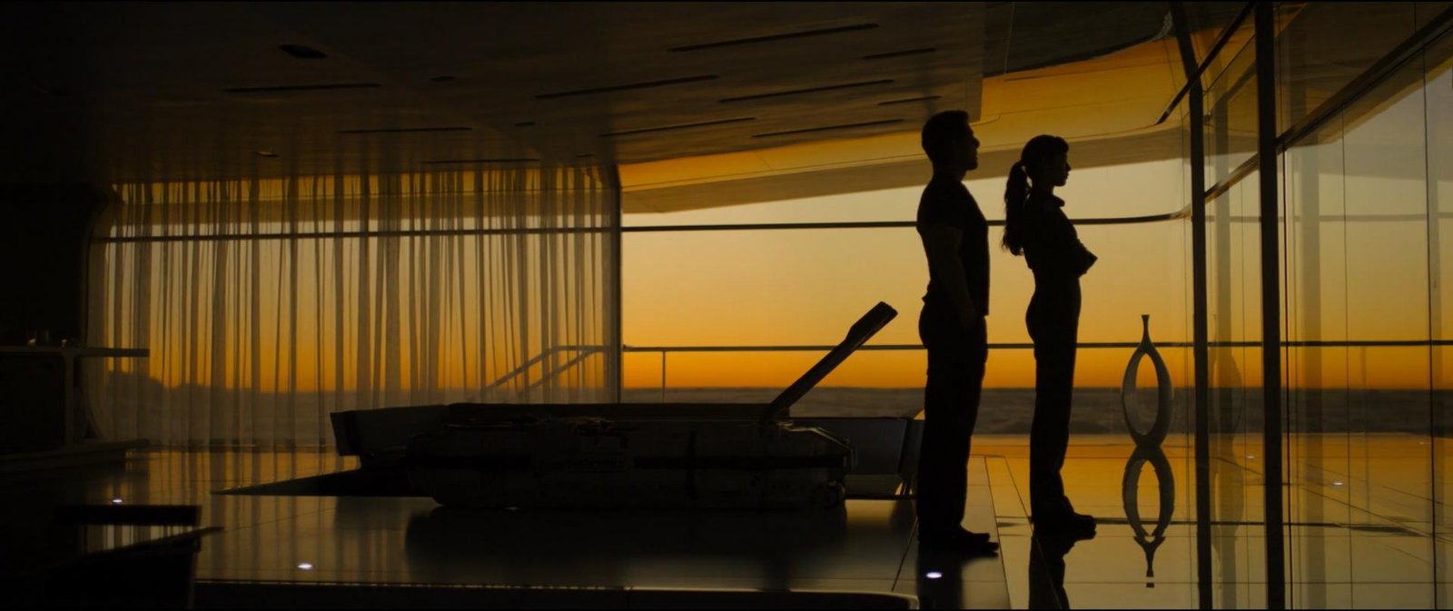 Still from Oblivion (2013), directed by Joseph Kosinski (frame 2)